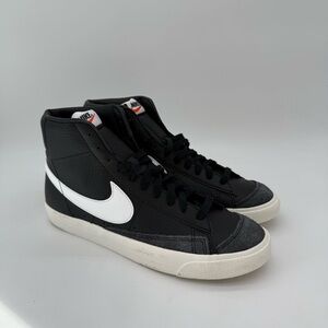 Nike Blazer Mid 77 Vintage Black  and White Sneaker BQ6806 002 Mens Size 10 New